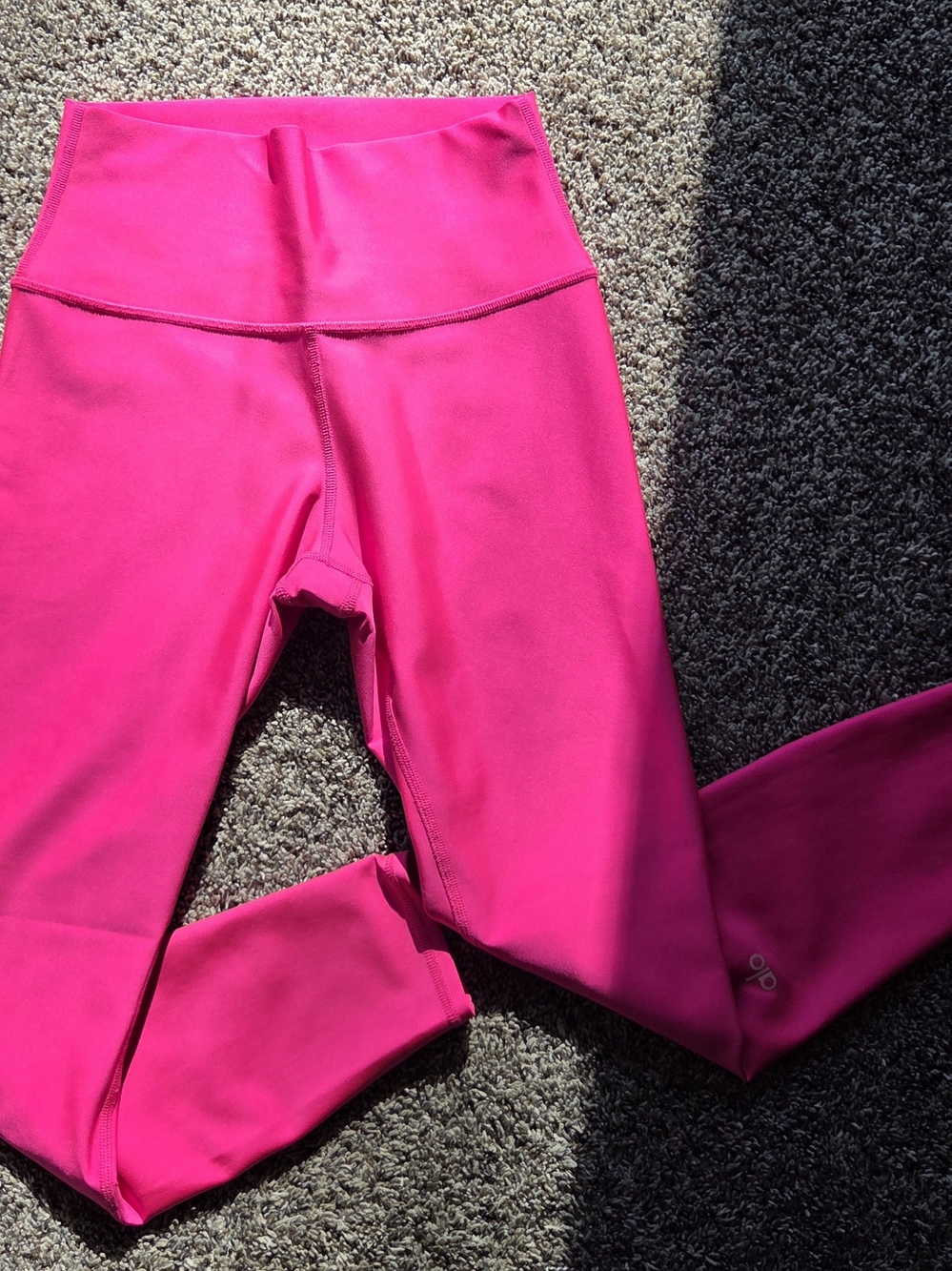 ALO Yoga High-Rise Bright Pink Leggings